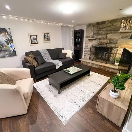 Spacious & Renovated 1Bd Suite W/Parking Toronto Exterior photo