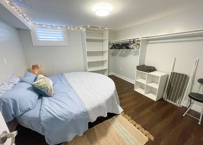 Spacious & Renovated 1Bd Suite W/Parking