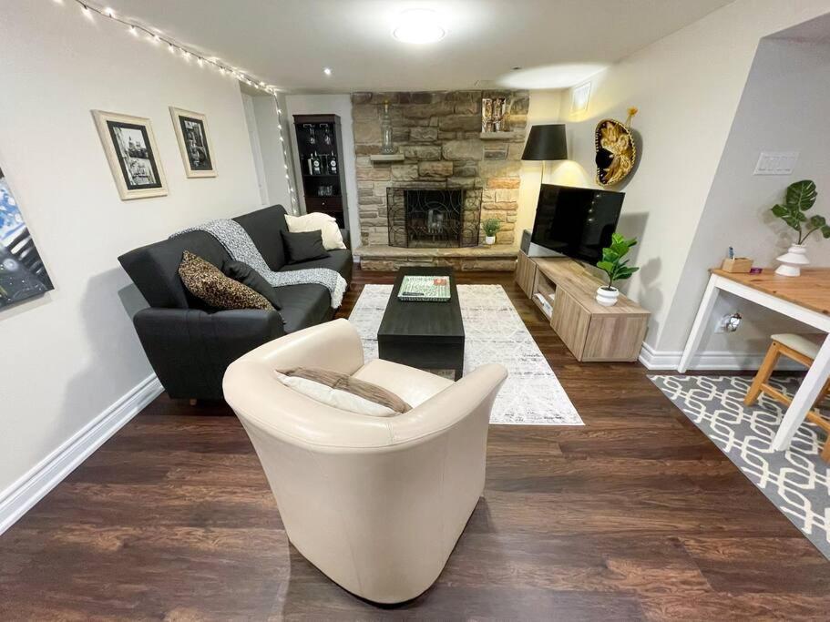 Spacious & Renovated 1bd W/parking Apartment
