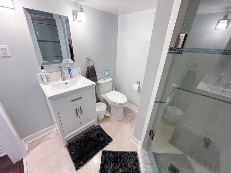 Spacious & Renovated 1bd W/parking *