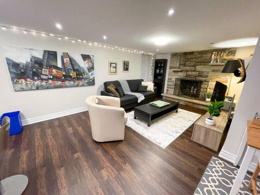 Spacious & Renovated 1bd W/parking Apartment